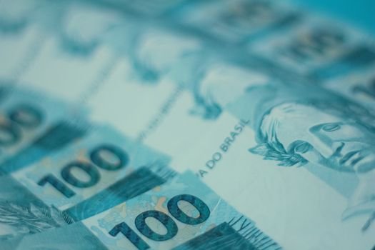 Saiba como os agentes de IA transformaram as finanças pessoais em 2026, automatizando o pagamento de contas e o rebalanceamento de investimentos de forma autônoma.
